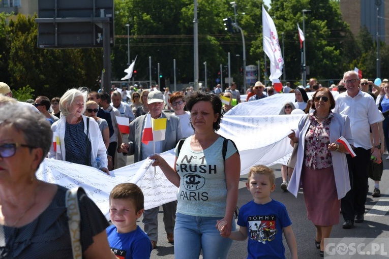 Gorzów Wlkp. III Marsz dla Życia i Rodziny w 25. rocznicę wizyty Jana Pawła II