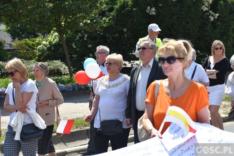 Gorzów Wlkp. III Marsz dla Życia i Rodziny w 25. rocznicę wizyty Jana Pawła II