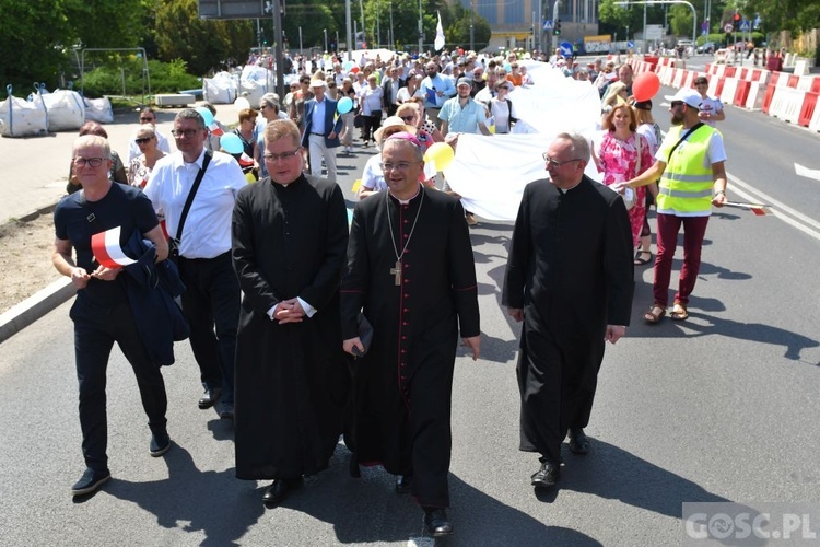 Gorzów Wlkp. III Marsz dla Życia i Rodziny w 25. rocznicę wizyty Jana Pawła II