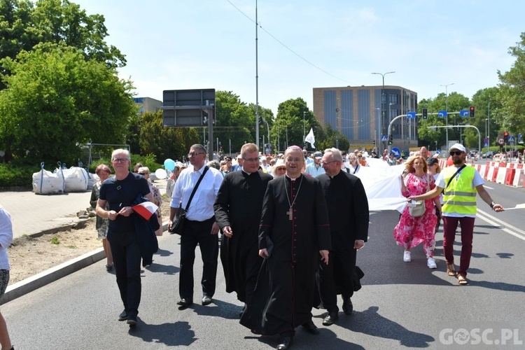 Gorzów Wlkp. III Marsz dla Życia i Rodziny w 25. rocznicę wizyty Jana Pawła II