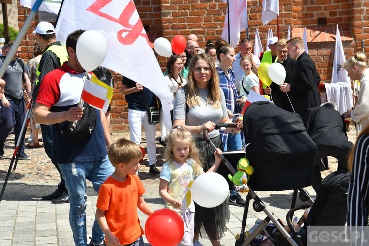 Gorzów Wlkp. III Marsz dla Życia i Rodziny w 25. rocznicę wizyty Jana Pawła II