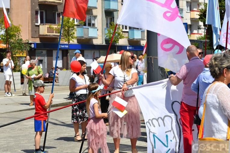Gorzów Wlkp. III Marsz dla Życia i Rodziny w 25. rocznicę wizyty Jana Pawła II