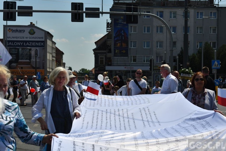 Gorzów Wlkp. III Marsz dla Życia i Rodziny w 25. rocznicę wizyty Jana Pawła II