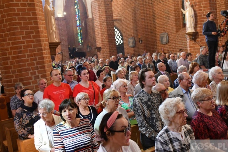 Gorzów Wlkp. III Marsz dla Życia i Rodziny w 25. rocznicę wizyty Jana Pawła II