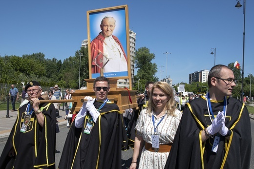 Święci na ulicach Warszawy