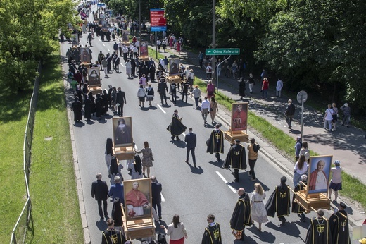 Święci na ulicach Warszawy