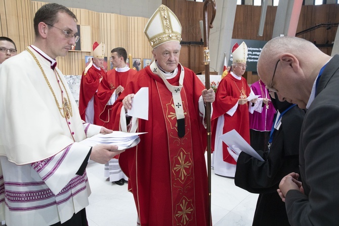 Relikwie bł. Stefana Wyszyńskiego w co czwartej parafii