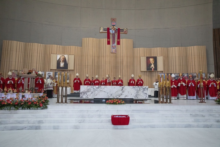 Relikwie bł. Stefana Wyszyńskiego w co czwartej parafii