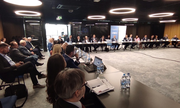 Chorzów. Samorządowcy i eksperci rynku pracy spotkali się na "Śląsko-Ukraińskim Forum Pracy"