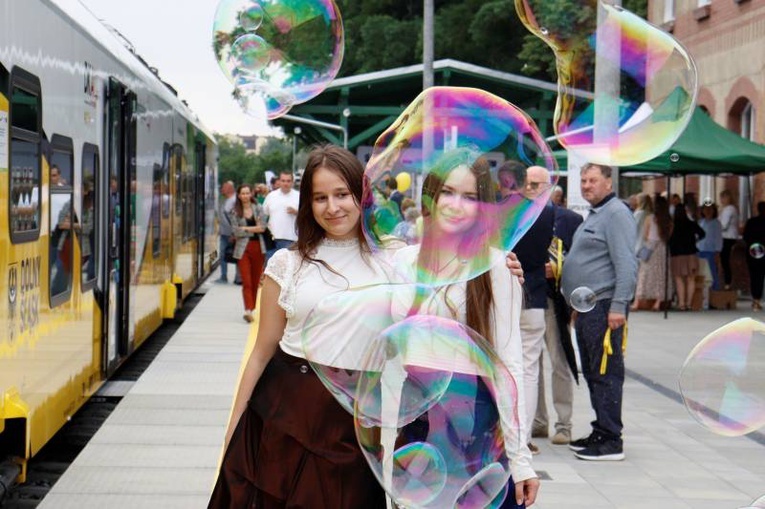 Pierwszy przejazd szynobusem z Wrocławia do Sobótki