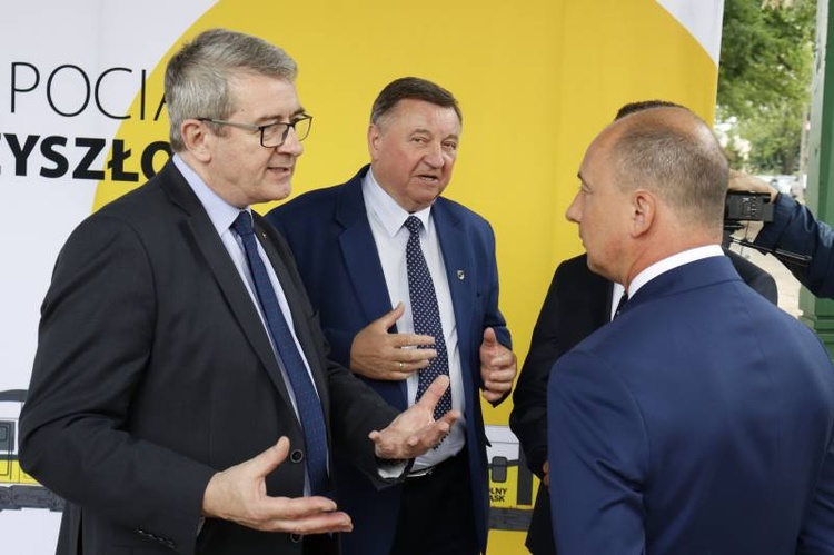 Pierwszy przejazd szynobusem z Wrocławia do Sobótki