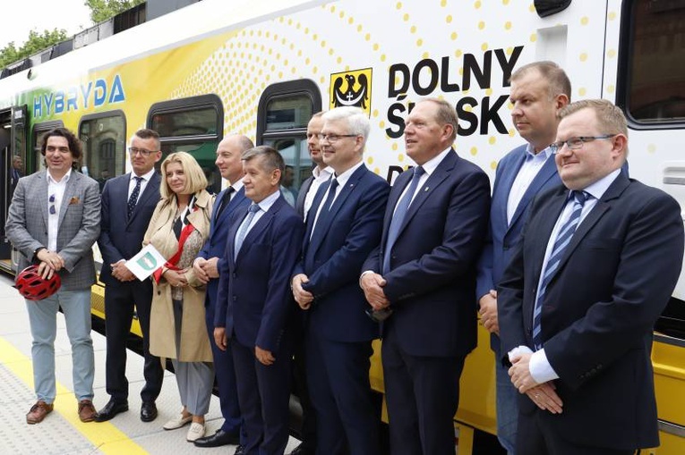 Pierwszy przejazd szynobusem z Wrocławia do Sobótki