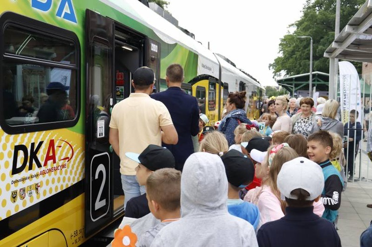 Pierwszy przejazd szynobusem z Wrocławia do Sobótki