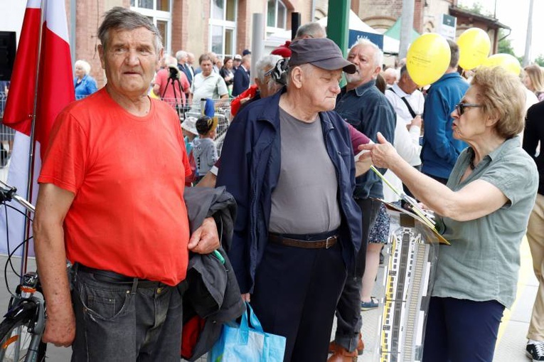 Pierwszy przejazd szynobusem z Wrocławia do Sobótki