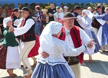 	Dla rodzin brawurowo zatańczyli Lipowianie.