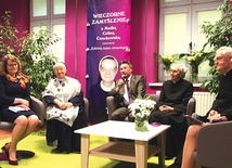Służebniczkę dębicką wspominali: Paweł Adamek, ks. prał. Józef Dobosz, ks. Józef Gaweł, s. Petronela Hołysz i dr Bożena Jaglarz.