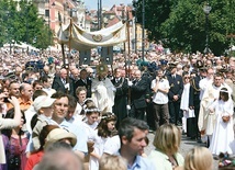 W uroczystości co roku brało udział kilka tysięcy osób.