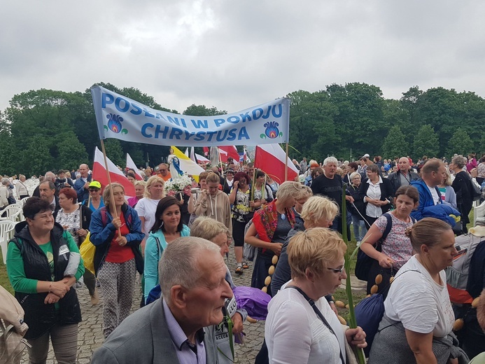 Wejście Łowickiej Pielgrzymki na Jasną Górę