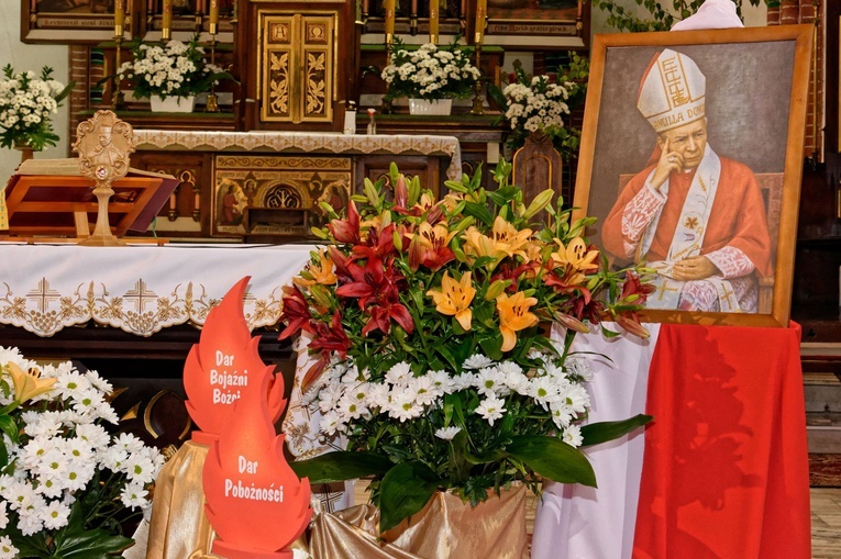 Peregrynacja relikwii Prymasa Tysiąclecia w Wałbrzychu