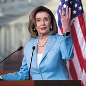 Nancy Pelosi jest przewodniczącą Izby Reprezentantów.