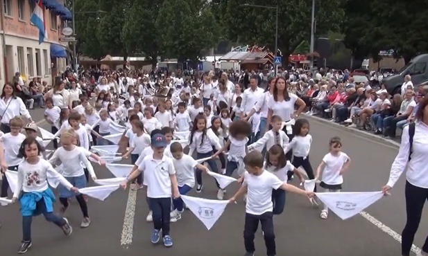 „Tańcząca procesja” wróciła do Luksemburga