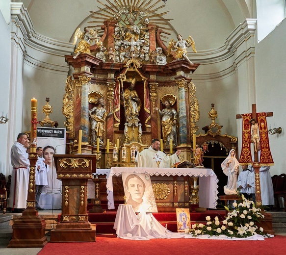 Instalacja relikwii św. Gemmy Galgani w Świerkach