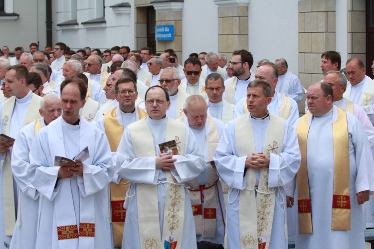 Pielgrzymka duchowieństwa do Tuchowa