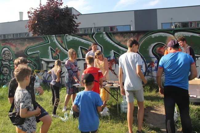 Różaniec na ul Mroza