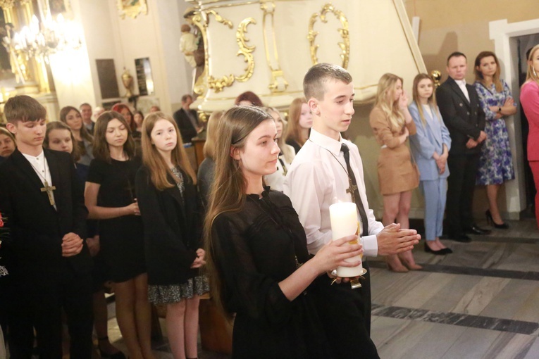 Bierzmowanie u św. Jadwigi w Dębicy