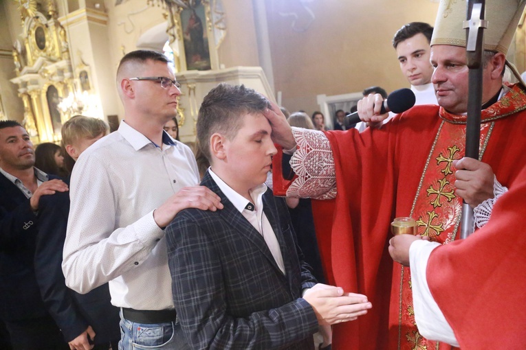 Bierzmowanie u św. Jadwigi w Dębicy