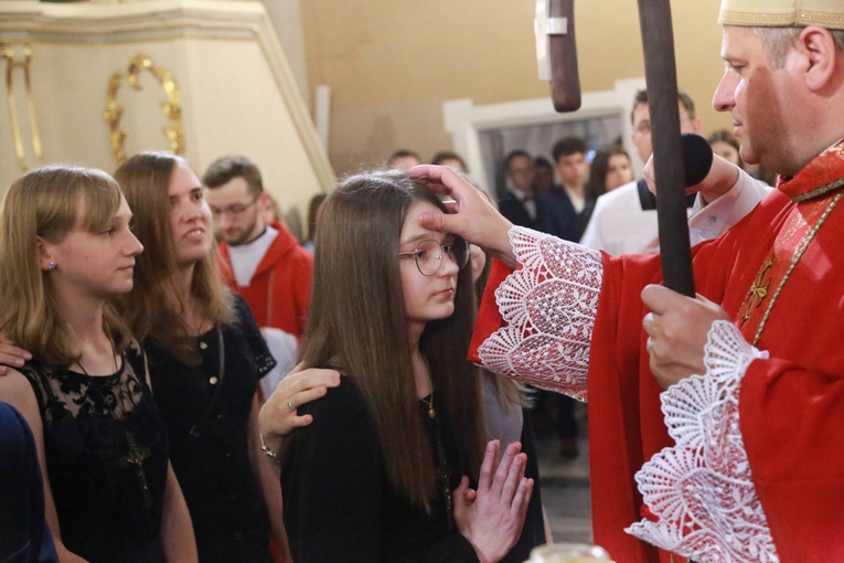 Bierzmowanie u św. Jadwigi w Dębicy