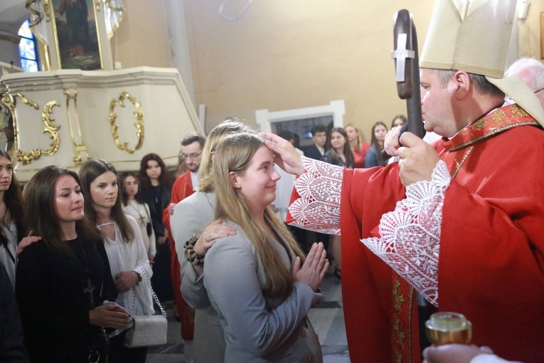Bierzmowanie u św. Jadwigi w Dębicy