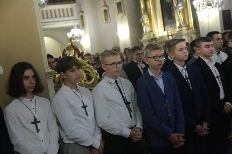 Bierzmowanie u św. Jadwigi w Dębicy