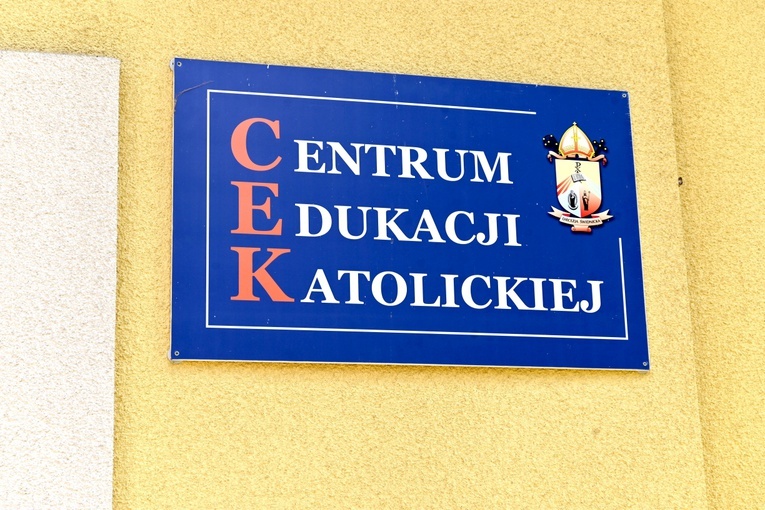 Wręczenie dekretów nowym proboszczom i administratorom parafii 