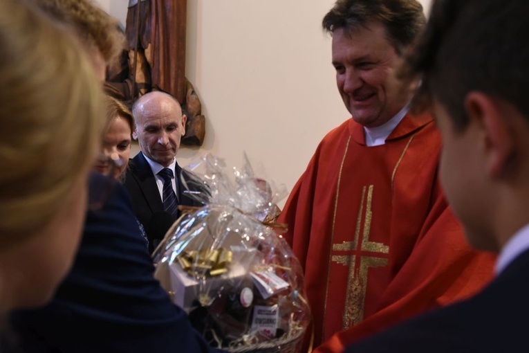 Bierzmowanie par. Krzyża Św. i MBB w Dębicy 