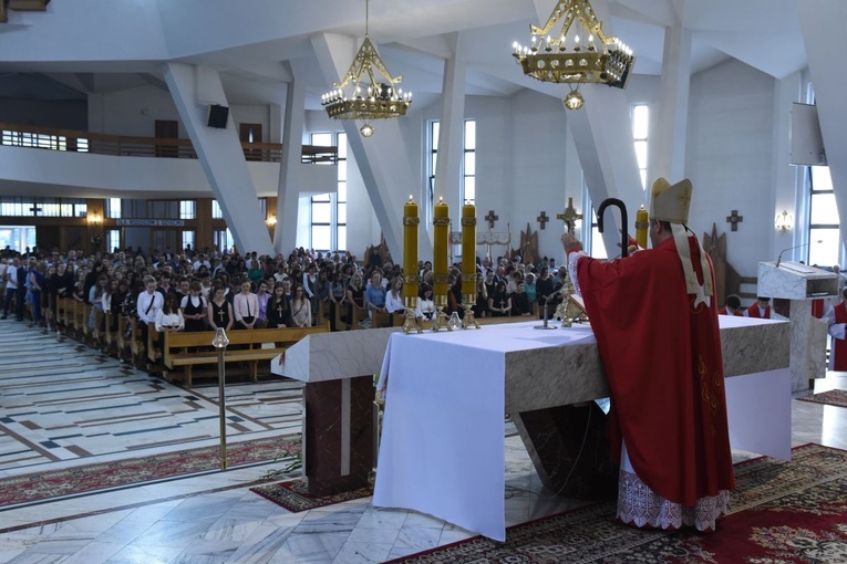 Bierzmowanie w par. Miłosierdzia Bożego w Dębicy