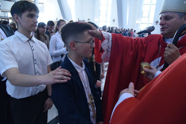 Bierzmowanie w par. Miłosierdzia Bożego w Dębicy