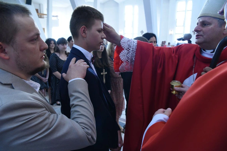 Bierzmowanie w par. Miłosierdzia Bożego w Dębicy