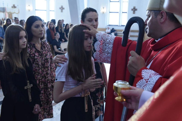 Bierzmowanie w par. Miłosierdzia Bożego w Dębicy