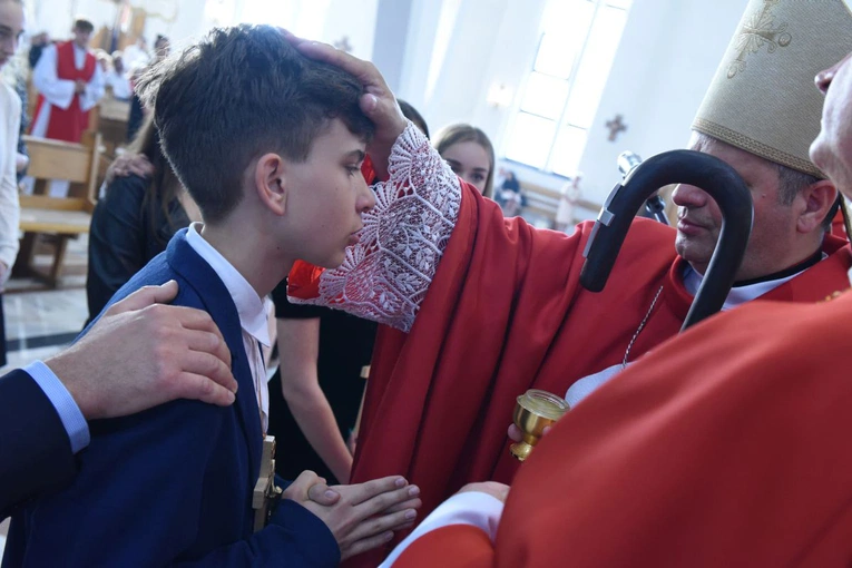 Bierzmowanie w par. Miłosierdzia Bożego w Dębicy