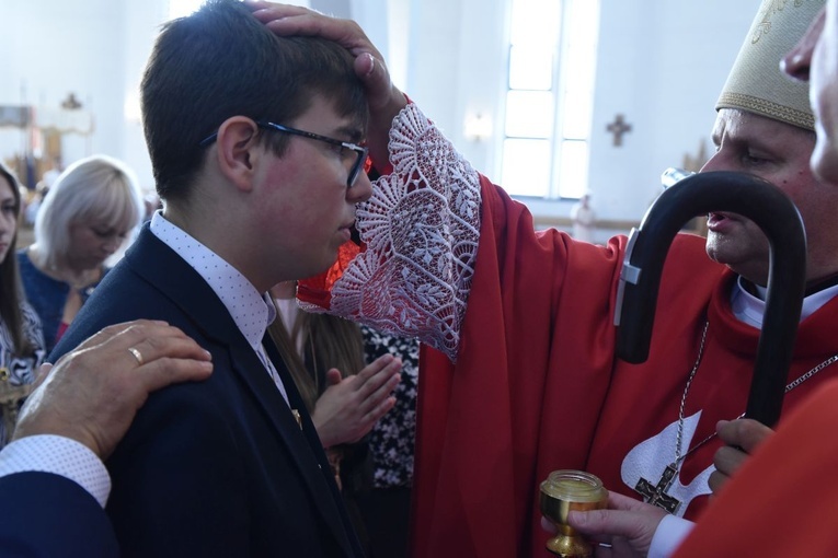 Bierzmowanie w par. Miłosierdzia Bożego w Dębicy