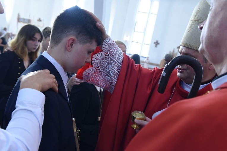 Bierzmowanie w par. Miłosierdzia Bożego w Dębicy
