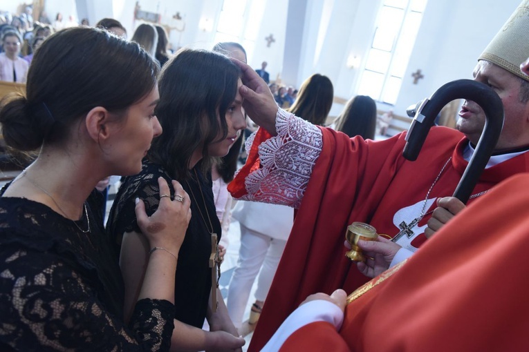 Bierzmowanie w par. Miłosierdzia Bożego w Dębicy