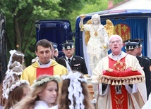 Olesno. Zaprowadził pokój na niebie