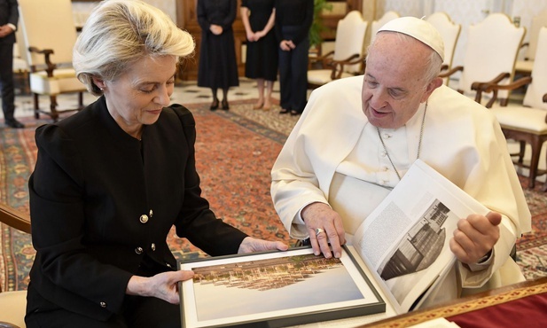 Ursula von der Leyen u Franciszka