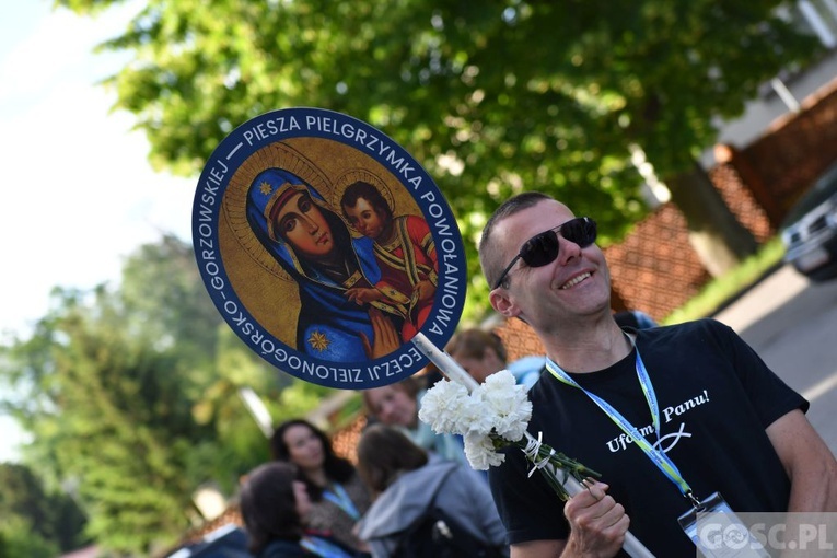 Piesza pielgrzymka w intencji powołań już w drodze do Paradyża i Rokitna