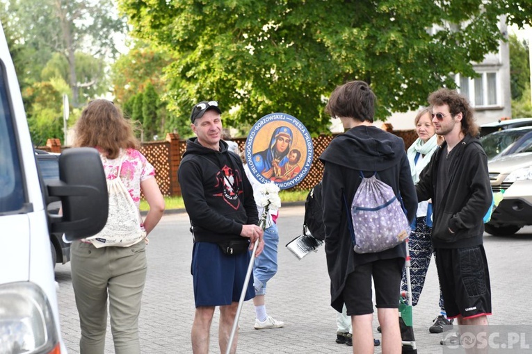Piesza pielgrzymka w intencji powołań już w drodze do Paradyża i Rokitna