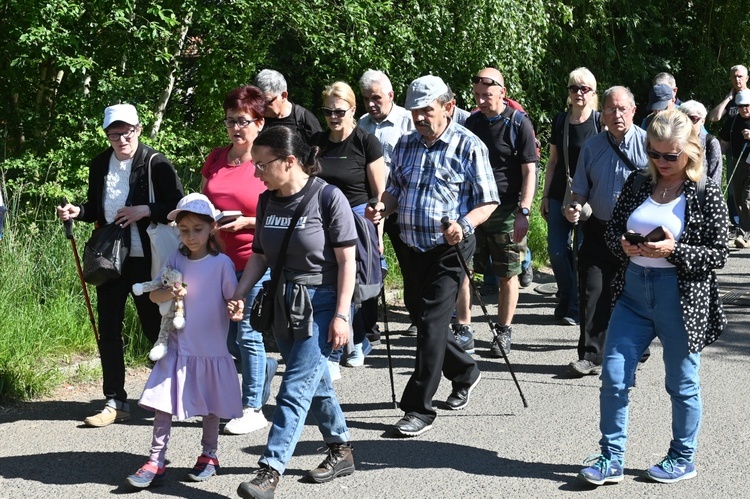 Kolejarze z całej Polski ruszyli na Chełmiec