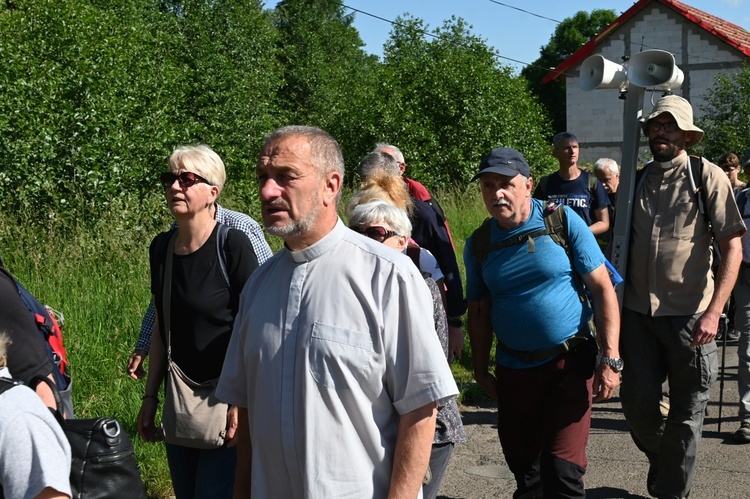 Kolejarze z całej Polski ruszyli na Chełmiec