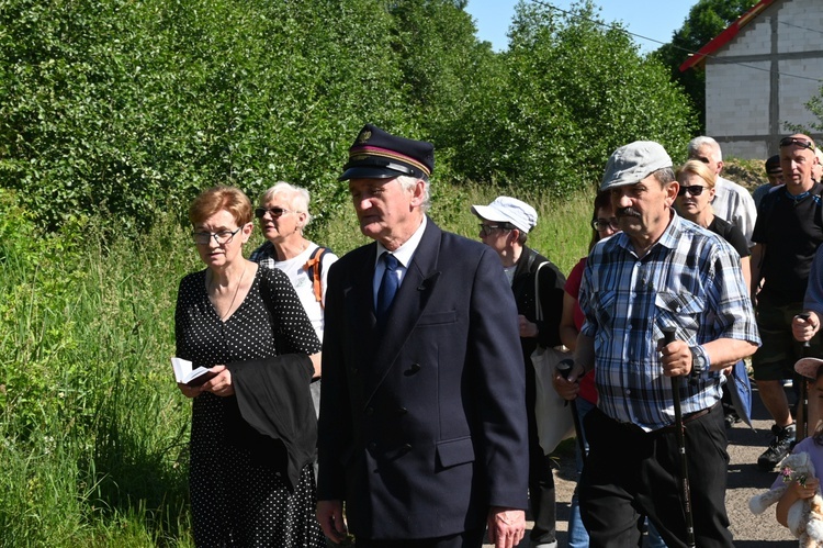 Kolejarze z całej Polski ruszyli na Chełmiec